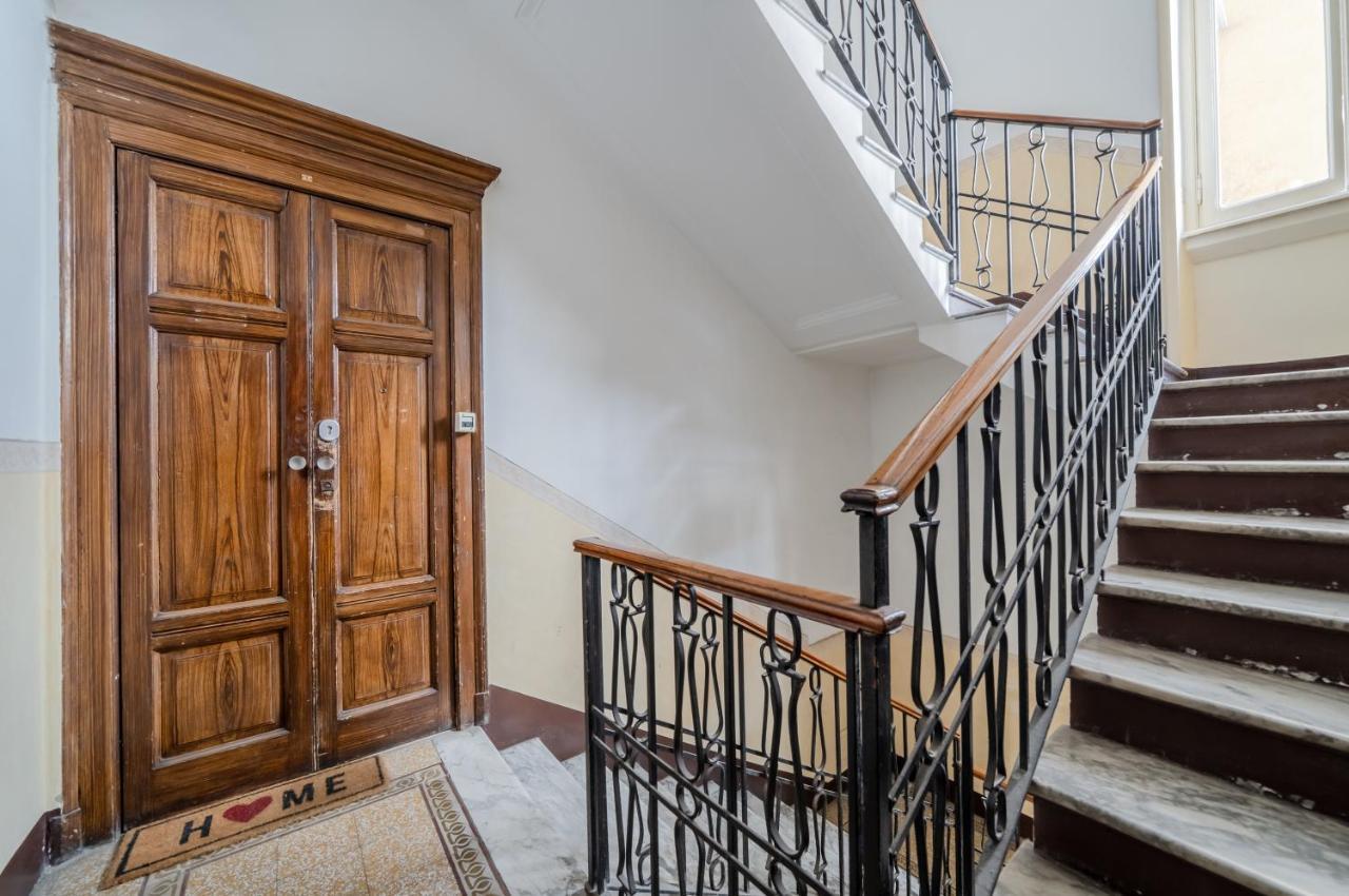 Lovely Apartment In Milano-Porta Romana W/ Balcony Exterior photo