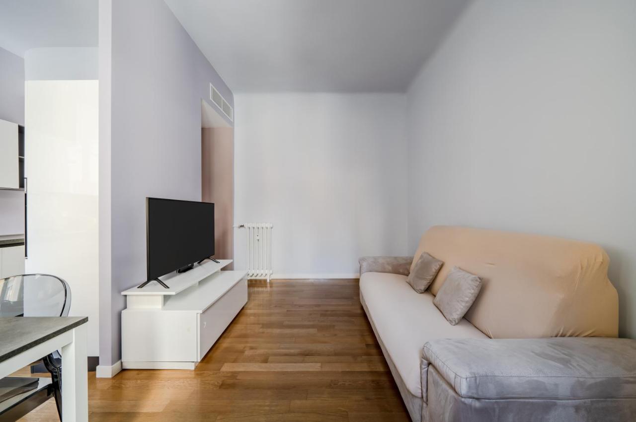 Lovely Apartment In Milano-Porta Romana W/ Balcony Exterior photo